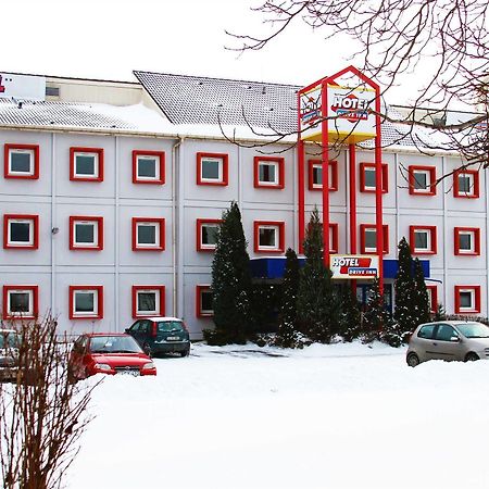 Drive Inn Hotel Törökbálint المظهر الخارجي الصورة
