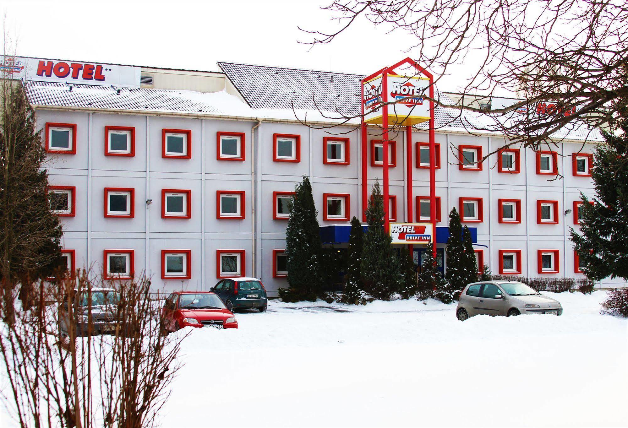 Drive Inn Hotel Törökbálint المظهر الخارجي الصورة